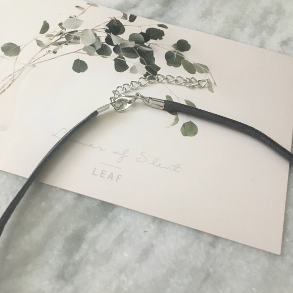 'Feather Gypsy' Turquoise Leather Choker Necklace - Picture 6 of 6